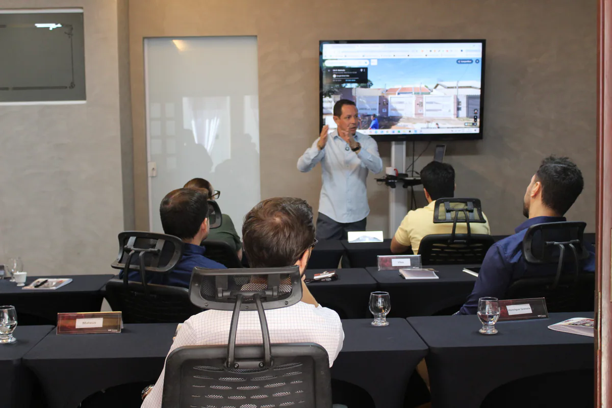 Participantes em sala durante o workshop